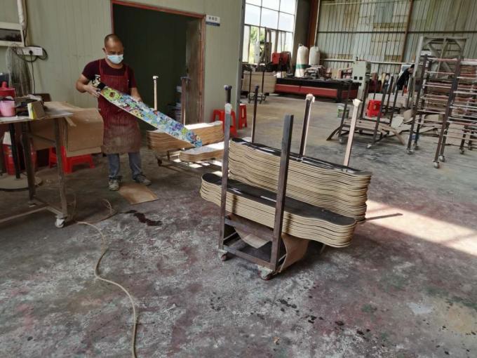 OEM নান্দনিক স্কেটবোর্ড সম্পূর্ণ ম্যাপল কাঠ স্কেটবোর্ড ডেক সুদর্শন 9