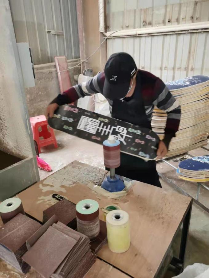 পাইকারি প্রো কাস্টম রঙিন 7 Ply 100% কানাডিয়ান ম্যাপেল স্কেটবোর্ড 8